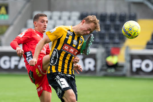 Elfsborgs Arian Kabashi och Häckens Adam Andersson