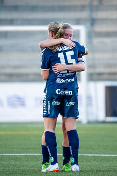Linköpings Natasha Dowie och Frida Leonardsen Maanum jublar