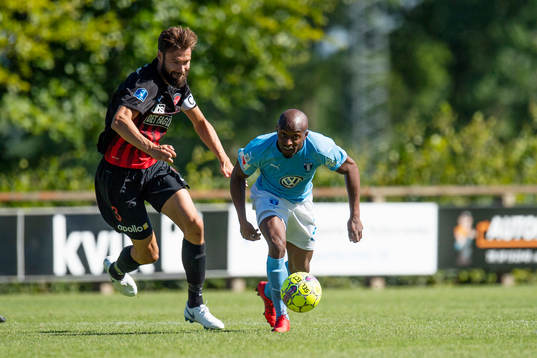 Malmö FFs Fouad Bachirou with the ball against