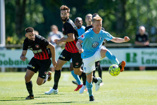 Malmö FFs Anders Christiansen with the ball against