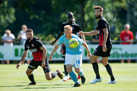 Malmö FFs Anders Christiansen with the ball against