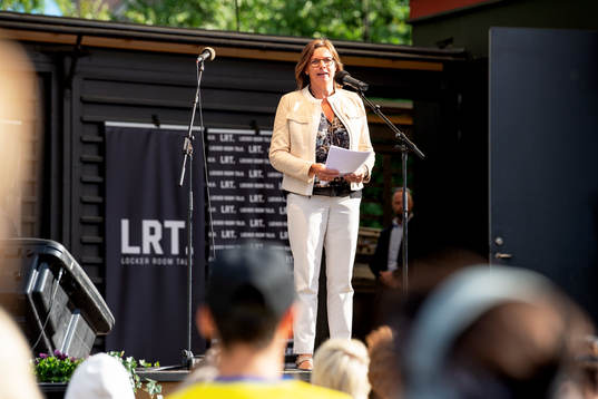 Biståndsminister och vice statsminister Isabella Lövin talar