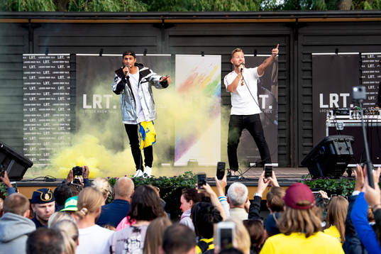 Samir & Viktor uppträder