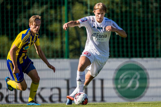 Eskilsminnes Dennis Olsson och Ängelholms Emil Rydström
