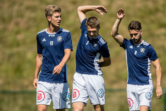 Ängelholms Niklas Svensson, Marcus Eriksson och Edis Agelius värmer upp