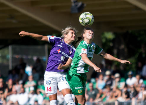 Rosengårds Hanna Folkesson i nickduell med Hammarbys Julia Zigiotti Olme