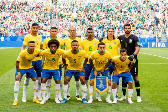 Casemiro (2nd row), Thiago Silva, Miranda, Paulinho, Filipe