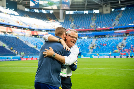 Pontus Jansson hugs the head coach Janne Andersson of