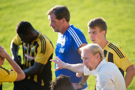 IFK Hässleholms tränarduo Jörgen Welander och Daniel Nilsson i matchen i division 2 mellan IFK Hässleholm och Nässjö FF i Hässleholm 4 juli2018.  