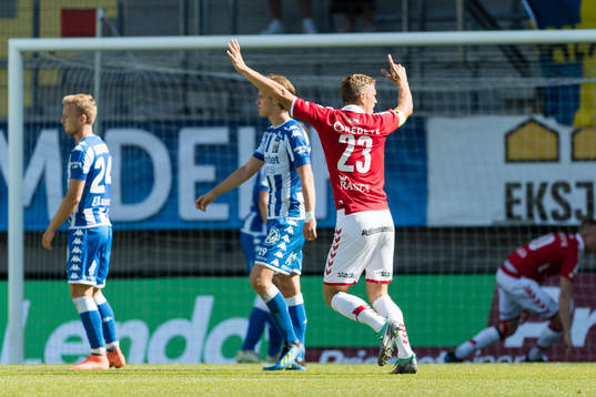 Kalmars Viktor Elm jublar