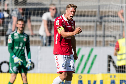 Kalmars Viktor Elm jublar