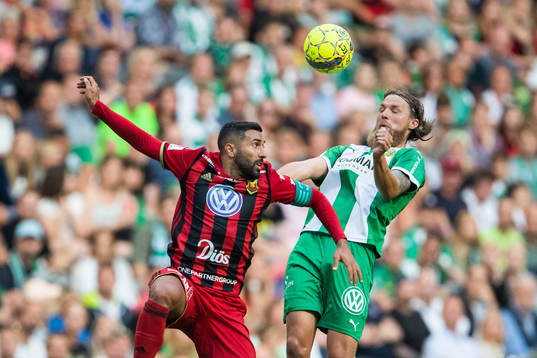Östersunds Saman Ghoddos och Hammarbys Björn Paulsen i