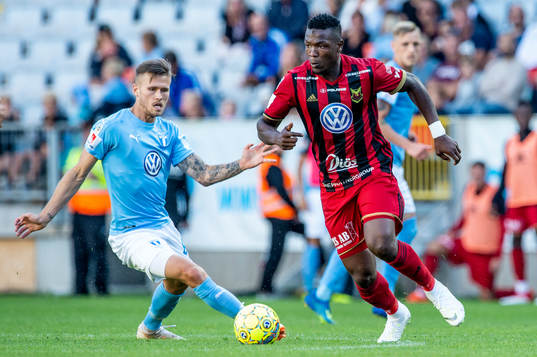 Malmö FFs Arnór Ingvi Traustason mot Östersunds Salisu