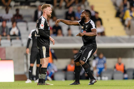 Örebros Michael Almebäck och Michael Junior Omoh