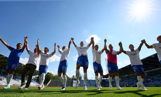 Norrköpings spelare jublar efter segern med 2-1