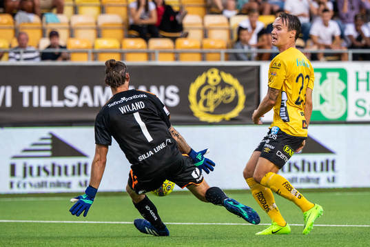 Elfsborgs Viktor Prodell målchans mot Hammarbys målvakt