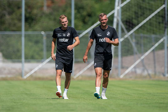 s Sebastian Larsson (v) och Joel Ekstrand (h)