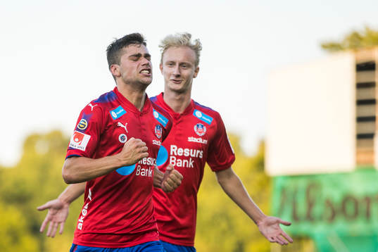 Helsingborgs Mattias Almeida Sundell jublar efter att ha gjort 1-1