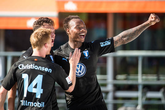 Malmö FFs Carlos Strandberg jublar
