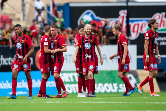 Östersunds spelare jublar