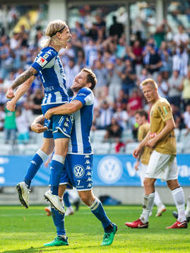 IFK Göteborgs Elias Mar Omarsson jublar med Tobias Hysén