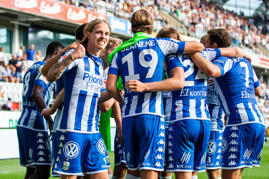 IFK Göteborgs Elias Mar Omarsson jublar efter att han gjort 2-0-målet