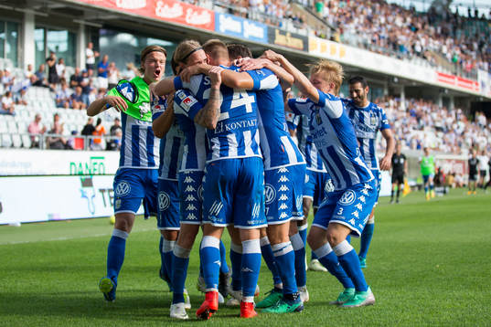 IFK Göteborgs Elias Mar Omarsson jublar ihop med
