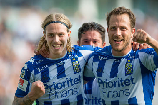 IFK Göteborgs Elias Mar Omarsson jublar ihop med Tobias