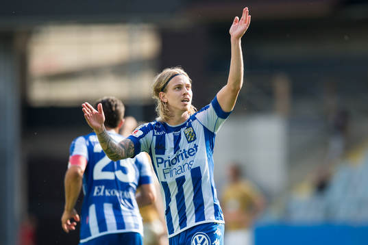 IFK Göteborgs Elias Mar Omarsson jublar mot publiken efter sitt 3-0 mål