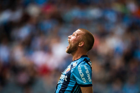 Djurgårdens Nicklas Bärkroth reagerar