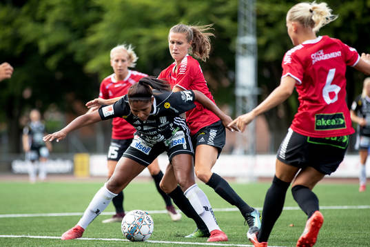 Piteås Julia Karlenäs och Limhamn Bunkeflos Anna Eveliina Parikka