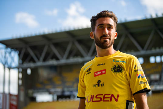 Elfsborgs nyförvärv Frederik Holst poserar för fotografering