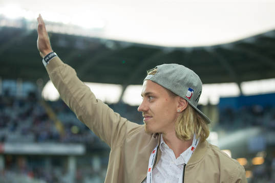 IFK Göteborgs Elias Mar Omarsson avtackas i halvlek av