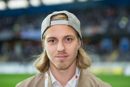 IFK Göteborgs Elias Mar Omarsson avtackas i halvlek av