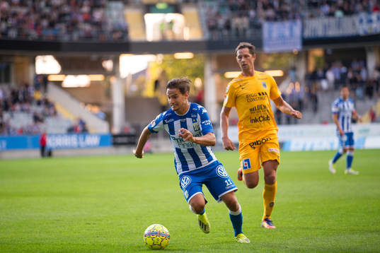 IFK Göteborgs Amin Affane före Sirius Philip Haglund