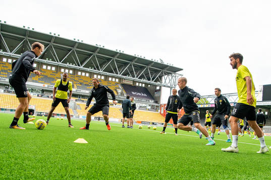 Bollövning där individuell tränare Anders Svensson