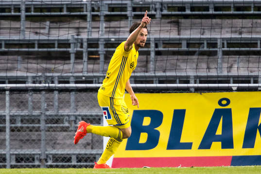 Trelleborgs Marcus Pode jublar efter att ha gjort 1-3