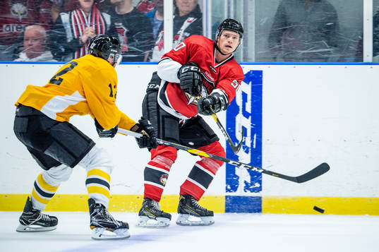 Panterns Robin Dahse mot Malmö Redhawks Tobias Ekberg