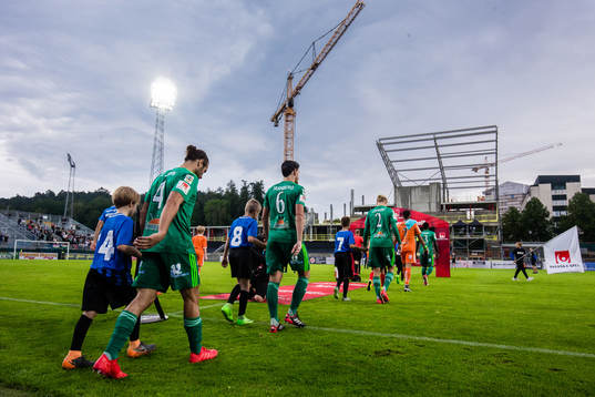 Dalkurds och Sirius spelare gör entré på Studenternas IP