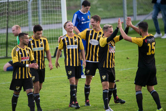 IFK Hässleholms Gustaf Lindroth har gjort 2-0 och jublar i matchen i div. 2 Östra Götaland mellan IFK Hässleholm och Räppe i Hässleholm 17 augusti 2018.  