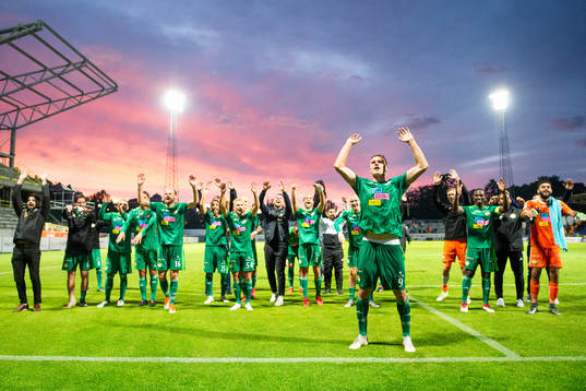 Dalkurds Eero Markkanen jublar med laget