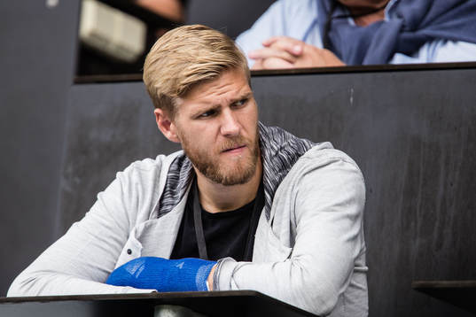 Malmö FFs målvakt Fredrik Andersson på läktaren