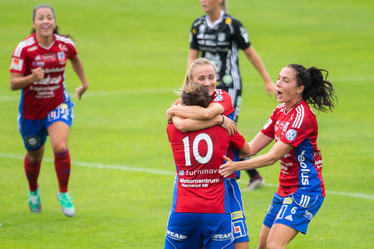 Vittsjös Emma Lundh jublar