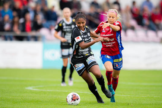 Piteås Madelen Janogy och Vittsjös Emmi Alanen