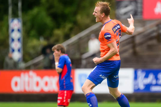 Torbjørn Agdestein of Aalesund celebrates 2-2
