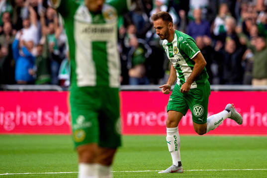 Hammarbys Muamer Tankovic jublar efter 1-0