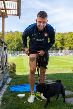 Örgrytes Karl-Johan Lindblad med hunden Olof