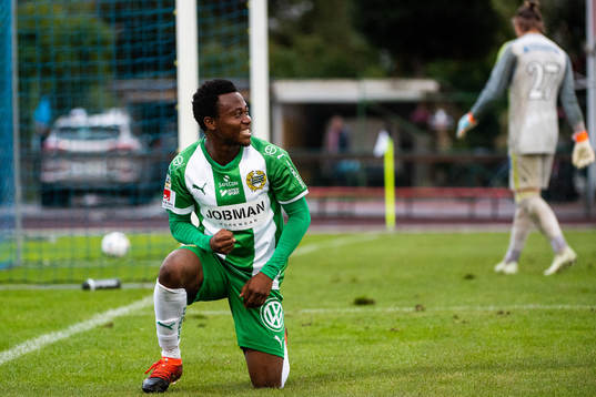 Hammarbys Abdul-Halik Hudu jublar efter han gjort 0-3