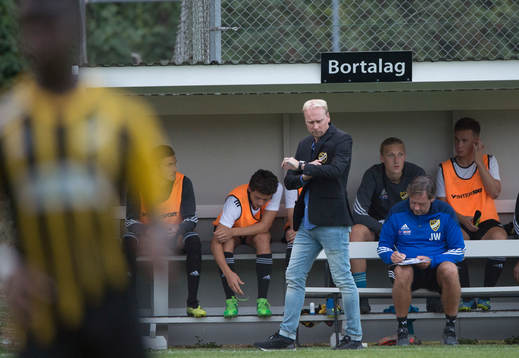 IFK Hässleholms tränare Daniel Nilsson i matchen i division 2 mellan Österlen och IFK Hässleholm i Skillinge 23 augusti 2018.  