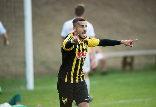 IFK Hässleholms Mohammed Hamdan har gjort mål och jublar i matchen i division 2 mellan Österlen och IFK Hässleholm i Skillinge 23 augusti 2018.  